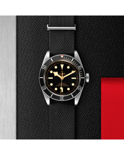 Tudor Black Bay 41 mm steel case, Black fabric strap (horloges)